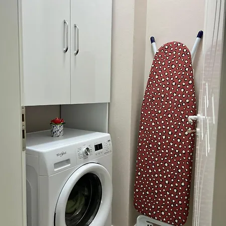 Arjola Apartment *